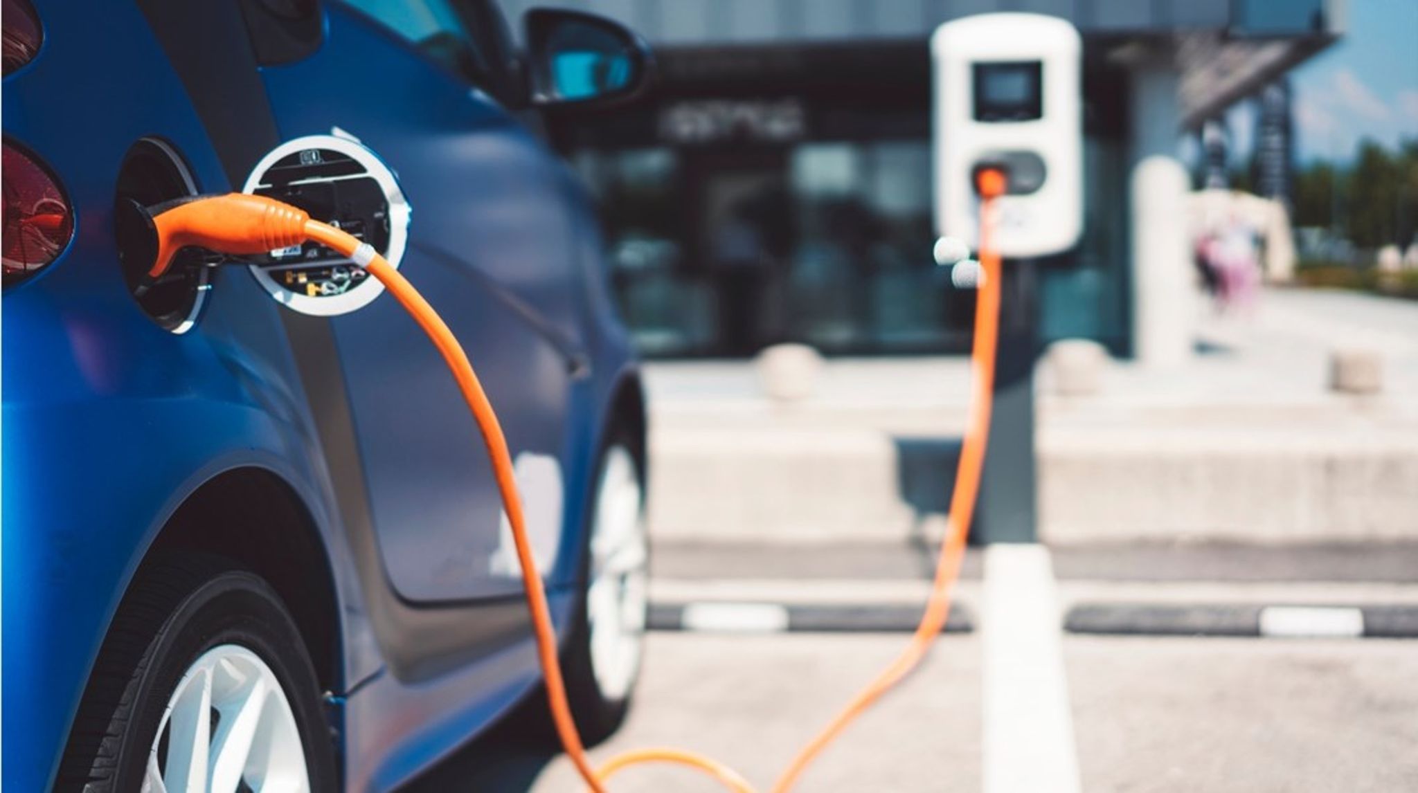 De kommende fire år vil den tyske bilbranche investere 1.115 milliarder i fremtidens mobilitet