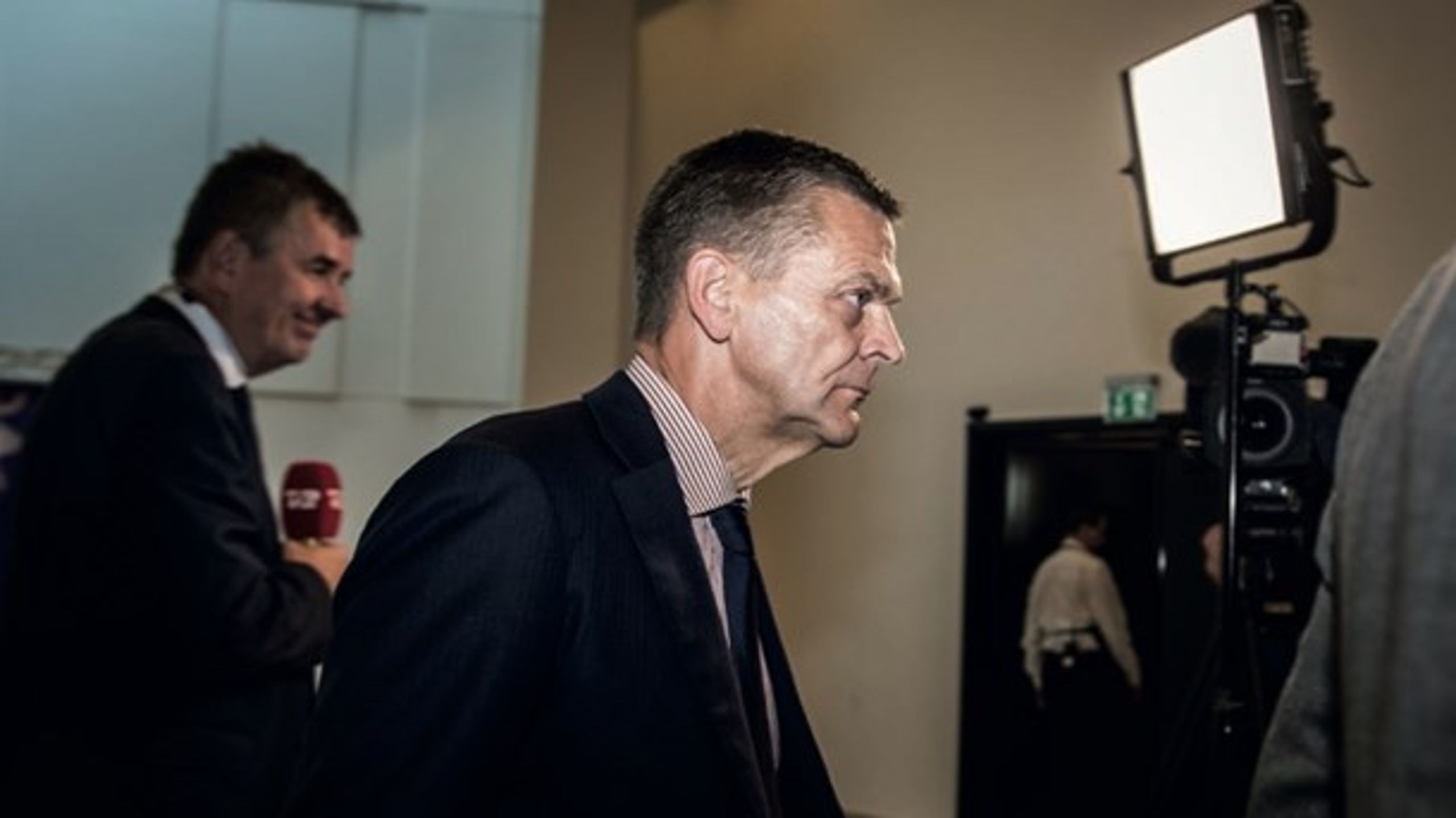 <div>På en pressekonference på Tivoli Hotel foregik det nærmest historiske pressemøde, hvor især bestyrelsesformand Ole Andersen redegjorde for Danske Banks store hvidvask-sag.</div>