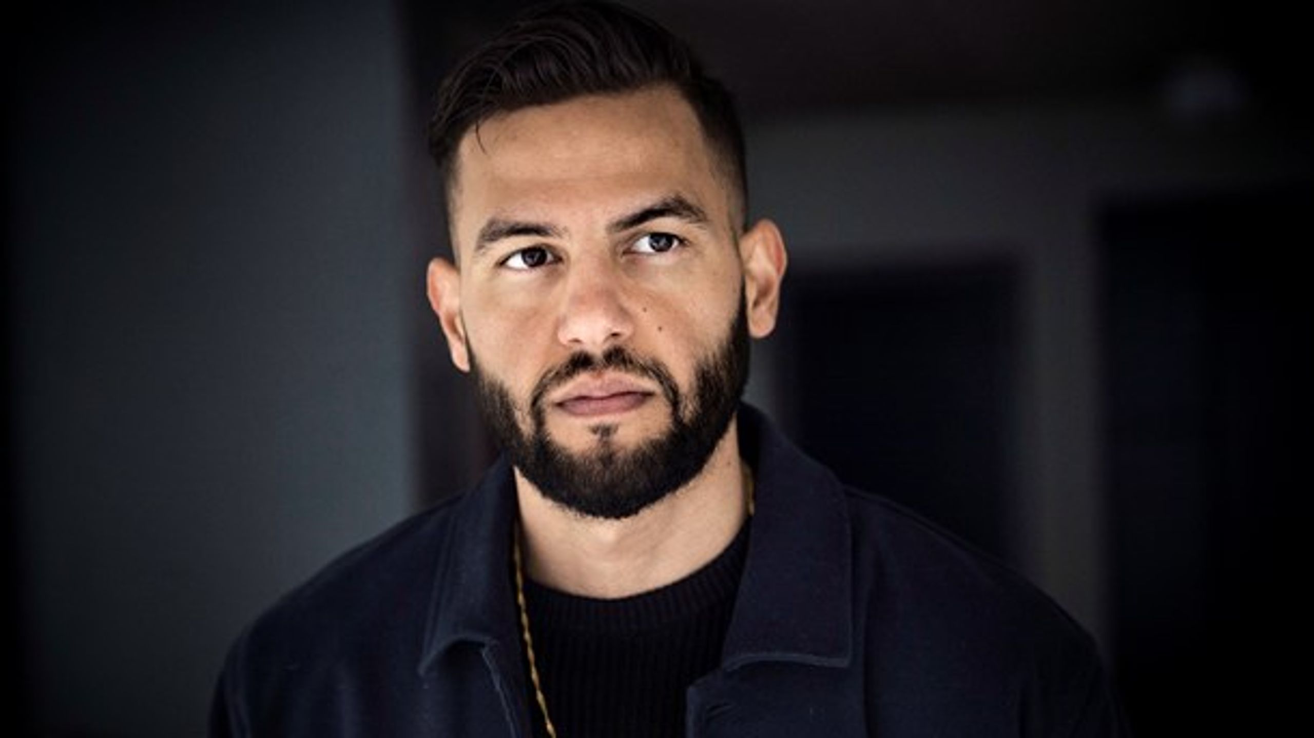 Tirsdag kan du opleve Ulaa Salims instruktørdebut 'Danmarks Sønner' i Altinget og Mandag Morgens gård.