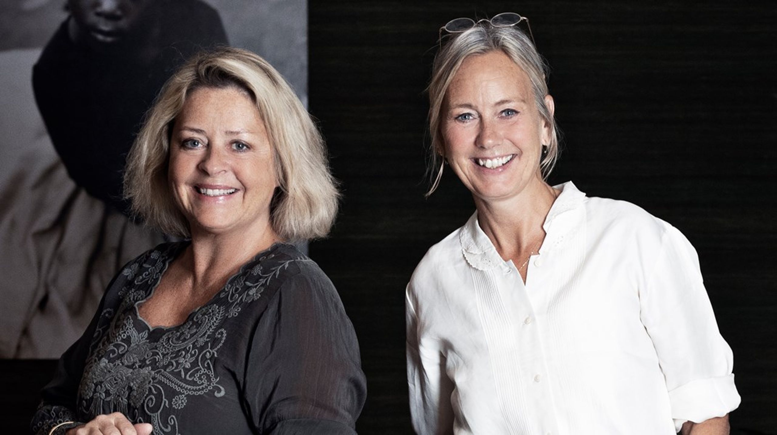 Stine Bosse (tv) er bestyrelsesformand i PlanBørnefonden, og Dorthe Petersen er direktør i ngo’en, som har til formål at indsamle penge til udviklingsprojekter, der hjælper børn og unge, særligt piger, til uddannelse, job og bedre levevilkår.