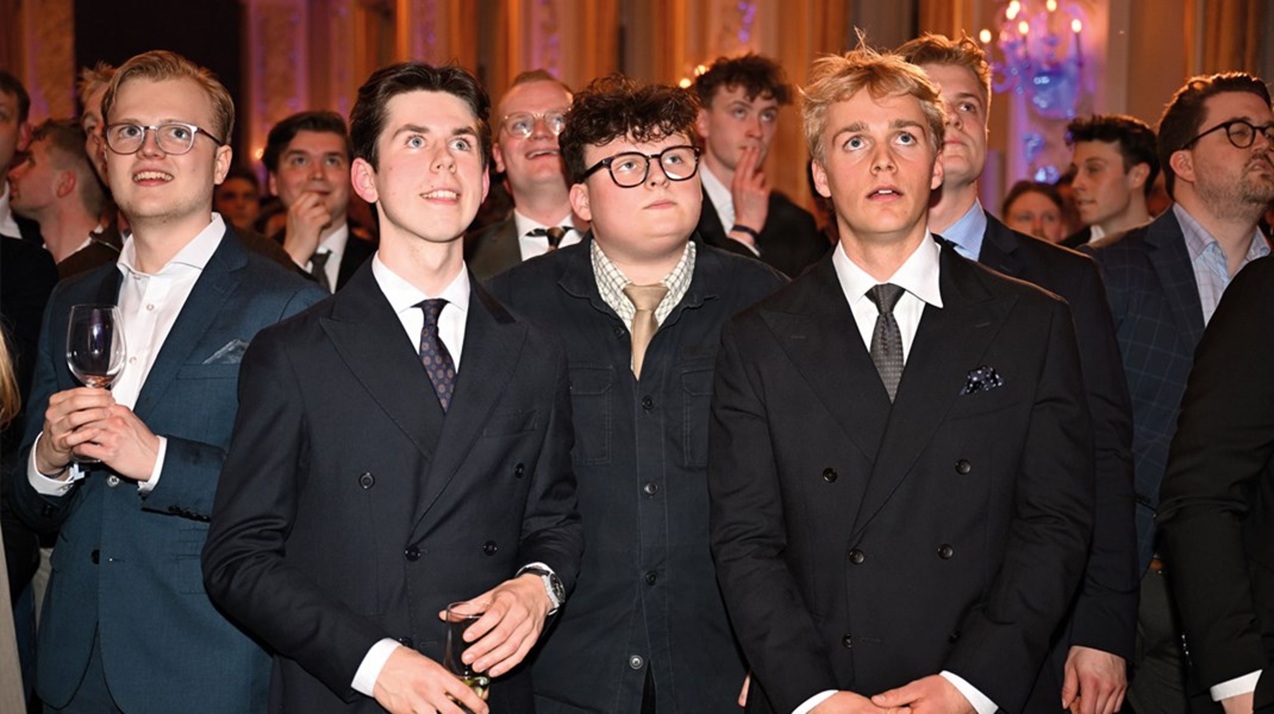 Unge mænd til Liberal Alliances valgfest. Partiet har en af de mest kønsskæve vælgertilslutninger.