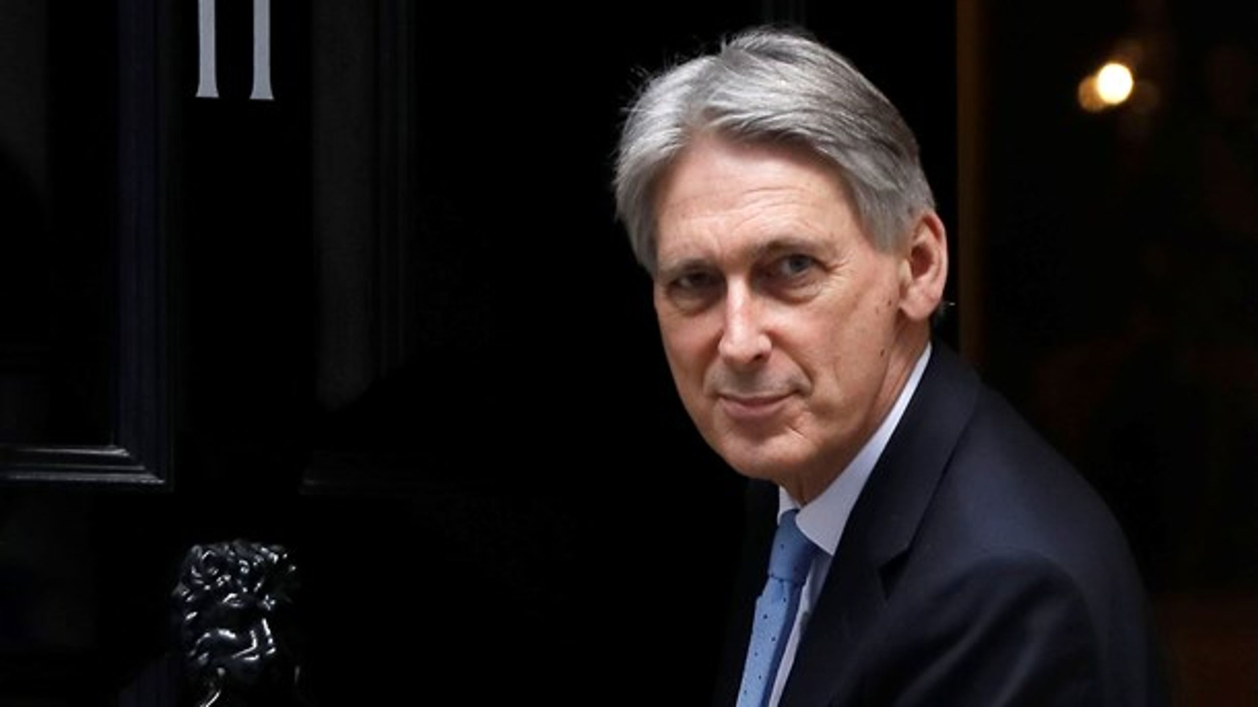 Briternes konservative&nbsp;finansminister, Philip Hammond, har fremlagt planer for beskatning af techgiganternes omsætning.
