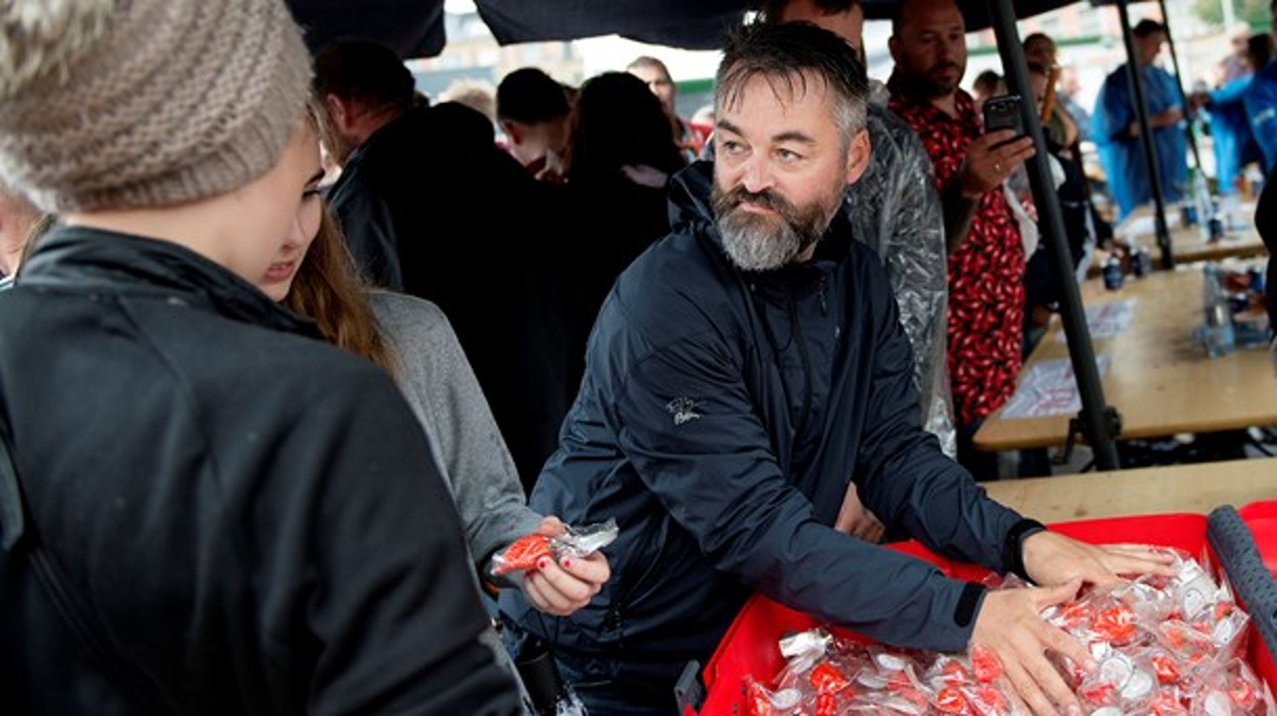 Chili Klaus laver happening på Rådhuspladsen i København, hvor 1000 mennesker spiser en chili samtidig.(Foto: Liselotte Sabroe/Scanpix 2014).