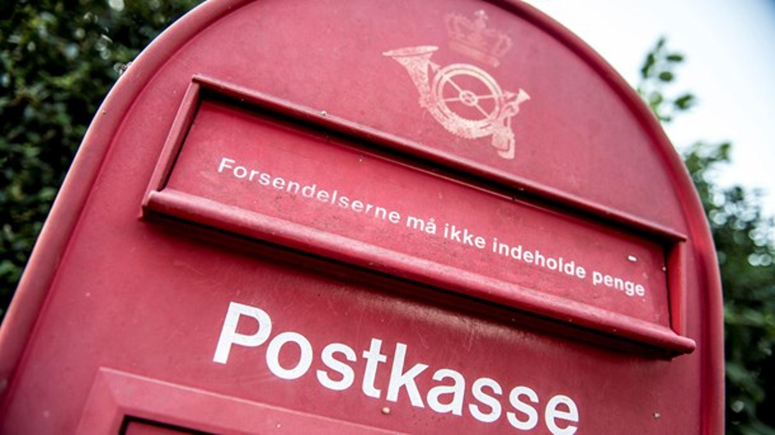 De røde postkasser kom til Danmark i 1860'erne, og PostNord har ikke planer om at gøre dem blå og gule.