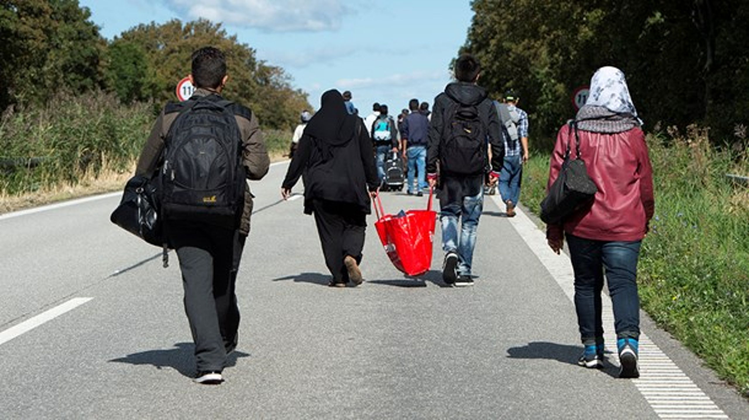 En stor gruppe flygtninge og migranter ankom i september 2015 til Rødby på Lolland, hvor de gik på motorvejen mod nord. Angiveligt ville de fleste søge&nbsp;asyl i Sverige.